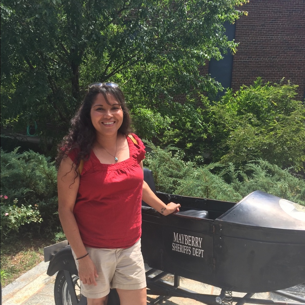 Meet your Posher, Laura